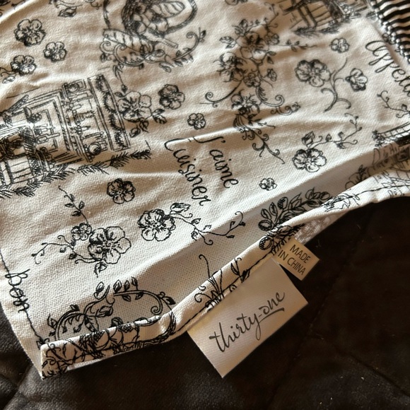 NEW Thirty-One Child’s apron - Picture 4 of 4